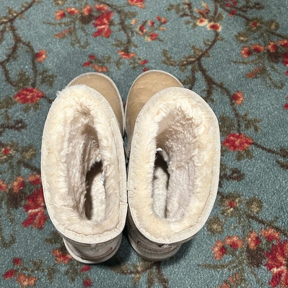UGG sand color boots - Picture 6 of 6